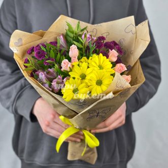 Маленький букет хризантем